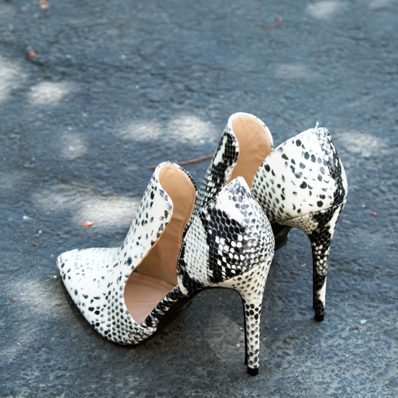 NEW🔥 Snake Pointed Toe Booties Stiletto High Heel - Picture 5 of 6